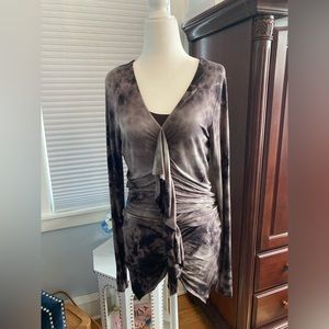 Karen Kane ruched ruffled v-neck v-hem long-sleeve top and small brown tank